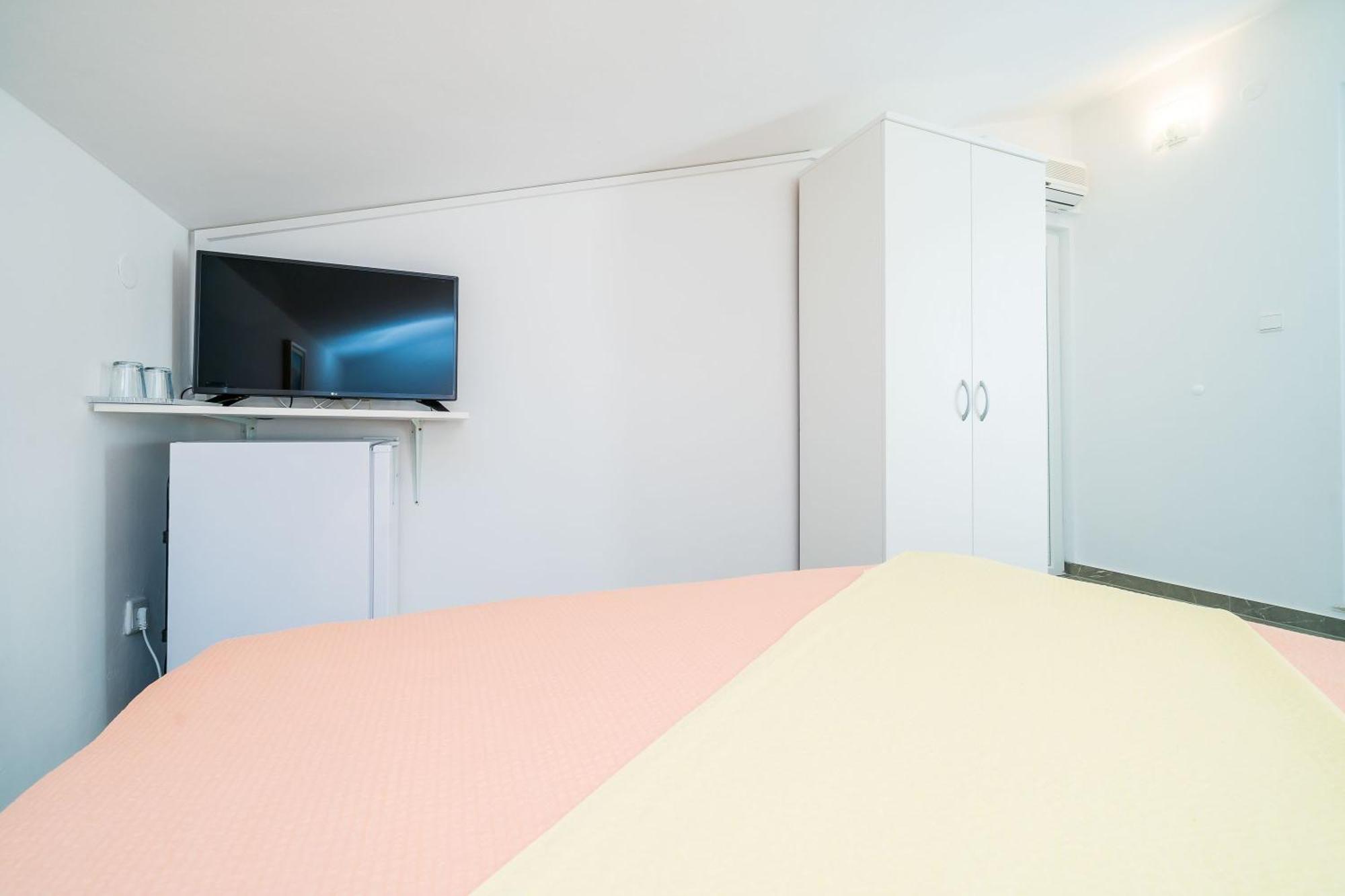Rooms & Apartments Barisic Mlini Phòng bức ảnh