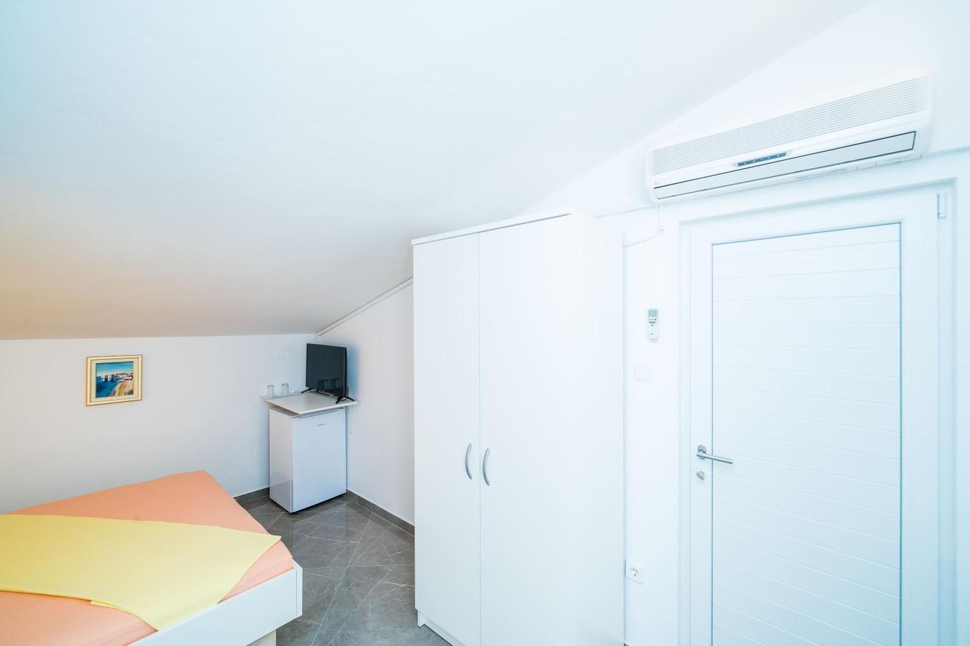 Rooms & Apartments Barisic Mlini Phòng bức ảnh